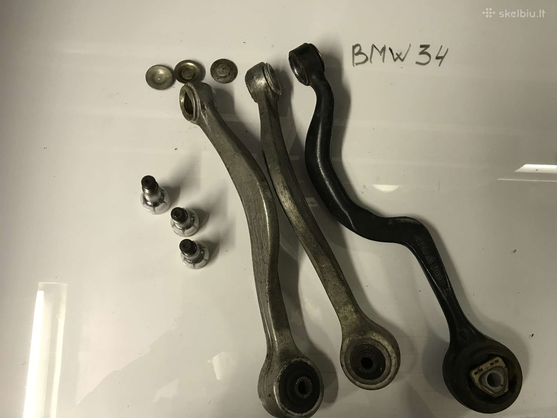 BMW 320 stebulės, šakės