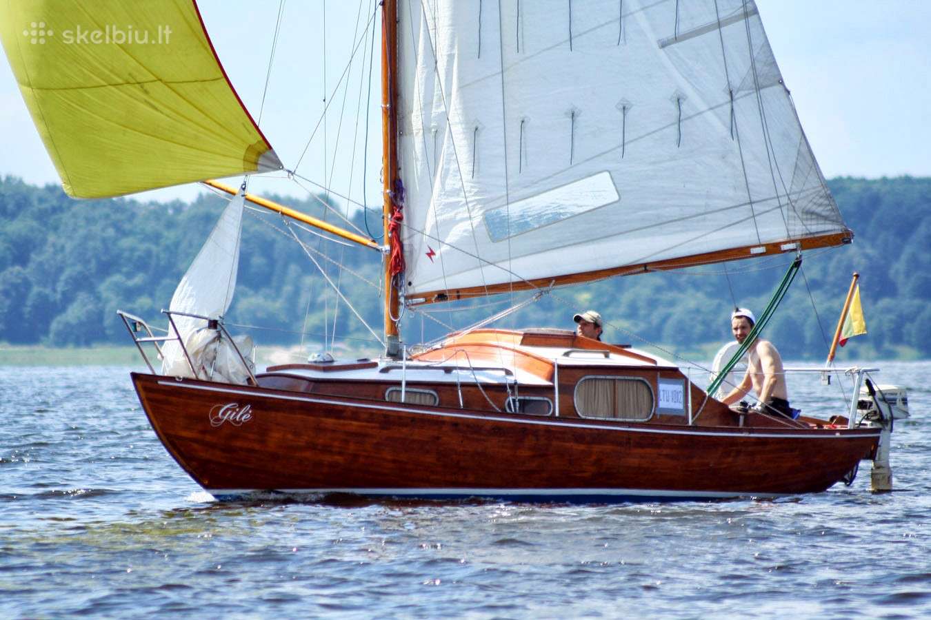 Klasikinė jachta Nordic folkboat, raudonmedis.