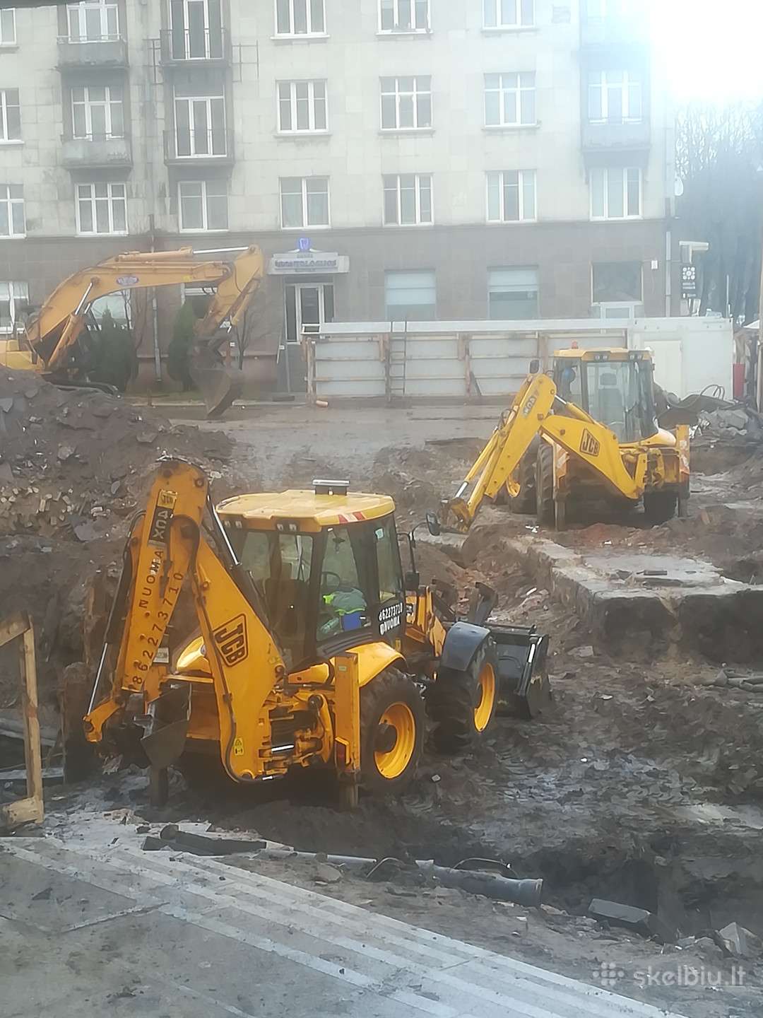 JCB 4cx, statybos transporto nuoma