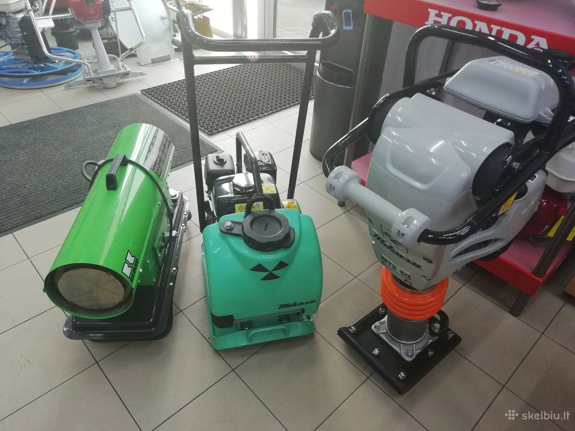 Kubota 1, mini excavator
