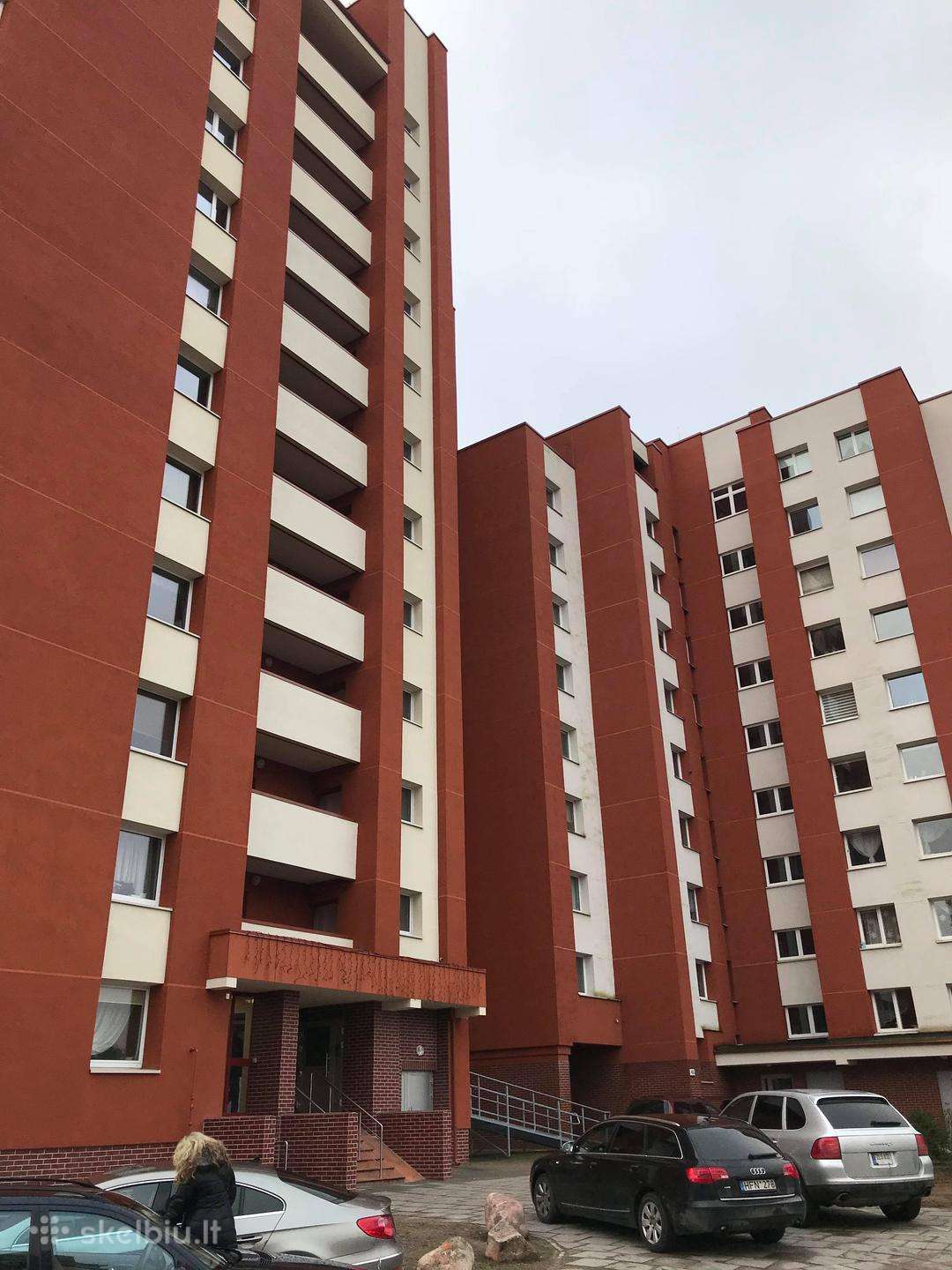 2 kambarių butas renovuotame name – Miško rajone.